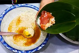 爱吃肉粽子不用买，教你正宗做法，慢动作教学，出锅肉香四溢！视频封面