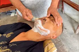 农村大叔去繁城街赶会，去50多年的理发店刮脸理发，技术是真的好视频封面