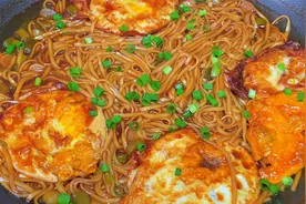 荷包蛋焖面，自从学会这个做法，孩子爱上了吃面条，真过瘾