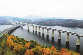 全长200多公里，第3条穿越秦岭高铁开建，设计时速高达350公里视频封面