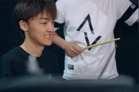 “亲爱的小孩”长大了：3岁被拐6岁回家，高考632分考上武大，父亲小心翼翼相处“补偿他成了习惯”视频封面