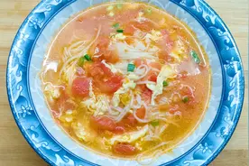 煮挂面时，不要沸水入锅，跟奶奶学习的好吃做法，面条不坨更爽滑视频封面