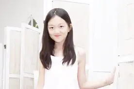 李亚鹏母亲照片曝光，网友：李嫣和奶奶嘴巴一模一样视频封面