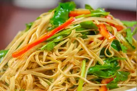 饭店的凉拌菜为什么好吃，看厨师长的做法，详细操作调凉拌汁