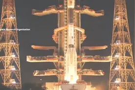 现场！印度首个地球观测卫星发射失败 指挥中心内科学家神情落寞视频封面