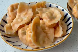 天热没胃口，教你做西红柿馅饺子，鲜嫩好吃，比肉饺子还受欢迎视频封面