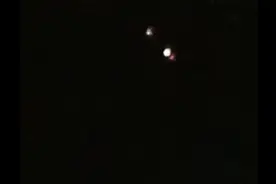 漆黑夜空枪声大作！以色列10多架无人机飞越加沙，哈马斯开火攻击视频封面