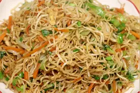 炒面简单又好吃的做法，爽口筋道，不粘不坨，出锅真的太香了！