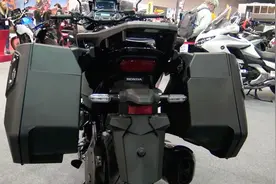 售17万，本田长途旅行摩托，自动挡+ABS，标配两箱，摩旅神器视频封面