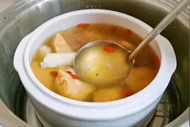 猴头菇和什么材料搭配炖汤最养胃？学会给家人煲，大人小孩都爱喝