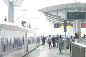 全国铁路运行图明起调整 佛山西站列车停靠有变化视频封面