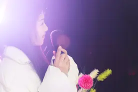 刘德华《世界第一等》被翻唱火了，小姑娘的嗓子被天使吻过，好听视频封面