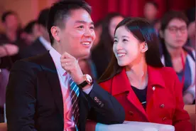 在英华侨免费领！刘强东夫妇捐赠500万只口罩等医疗物资，太暖心视频封面