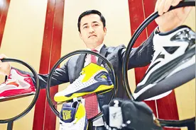 安踏逆袭，市值2100亿超越阿迪达斯，创始人身价达350亿视频封面