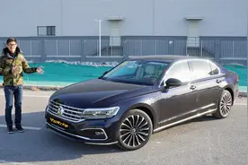 接过辉腾的枪 赵璞试上汽大众新辉昂视频封面