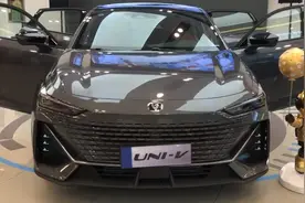 一脚油门7秒2！10万到15万，最帅五款性能轿车！近4米8全带T视频封面