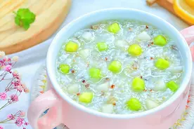 再也不用追着喂，就一口，能让宝宝吃到光盘！视频封面