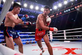 最后6秒压哨KO！打晕了还不罢休，裁判拦着才住手视频封面