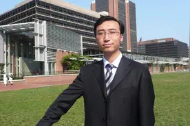 清华研究生去中学应聘当老师，说了一句话，校长立马对他刮目相看视频封面