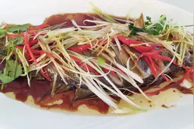 一个妙招去除鱼腥味，做出的清蒸鱼鲜美可口，好吃的停不下来