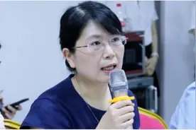 70万一针的救命药砍到3万3！因“灵魂砍价”走红的女处长转正了视频封面