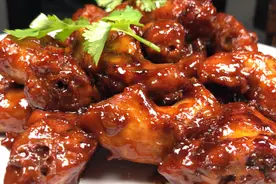 这才是鸡脖最好吃的做法，下酒又下饭，上桌一大盘比够吃