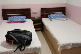 在内蒙古呼和浩特市住的宾馆，双人房，30元一天视频封面