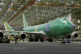 走进波音飞机制造工厂，探秘新型波音747-8，只需3.33亿美元一架视频封面