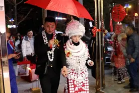 苗大姐妹结婚，汉族小伙迎娶苗家姑娘，这样的婚礼你喜欢吗？视频封面