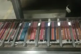HTZH-100晨光铅笔带卷笔刀装盒机视频封面