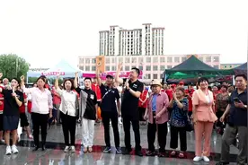 河南广播电视台全媒体营销策划中心联合爱心企业支援抗灾视频封面