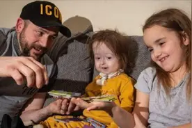 女孩一出生就开始“变老”，2岁长得像80岁，医生：无能为力视频封面