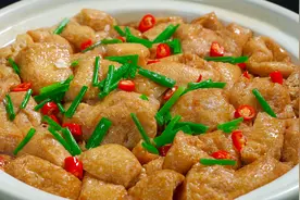 饭店的油豆腐为什么那么好吃，学会这样做，鲜香入味，满齿留香视频封面