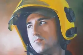 爷爷画出年轻时的模样，帅气极了，回忆涌上心头视频封面