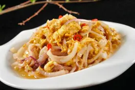 孩子积食胃口差？炒菜时把洋葱加进去一起，甜润营养，解腻促消化