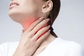 嗓子沙哑二十年竟和抽烟吃辣有关系！医生告诫：再不治疗小心癌变