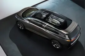 史上最大奥迪亮相，商务MPV，投影和手势控制样样俱全！视频封面