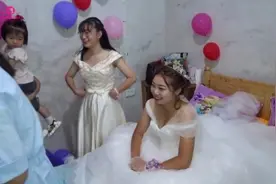 贵州一小伙迎亲，新娘家好偏僻，半天不开门，兄弟们硬闯了视频封面