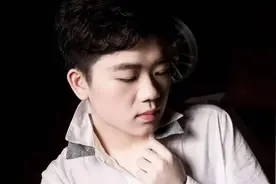 抖音换衣服视频是怎么拍摄制作的？抖音大火的换装秀方法。