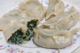 皮薄陷大的烫面蒸饺，比饺子省时，比包子好吃，掌握比例是关键