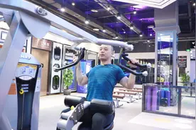 坐姿高位下拉器械使用教程，讲解很详细，适合初学者