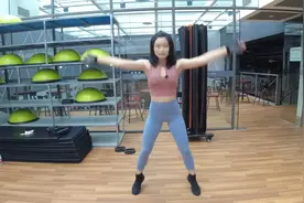 最强减肥动作，原地开合跳3分钟，减掉产后大肚腩，消除腿部赘肉