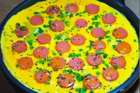 火腿肠上浇鸡蛋，做出早餐新吃法，简单又好做，6分钟轻松搞定视频封面