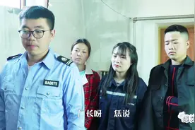 段子：厂长拖欠工资不发，二货带头讨债，结果最后把自己坑惨了！视频封面