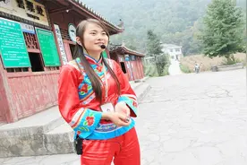 外出旅游时，导游建议别带4样东西，太麻烦！视频封面