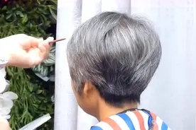 阿姨头发花白怎么剪就是不染，发型师果断剪超短，年轻10岁美美哒