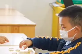 天赋异禀！5岁男孩痴迷高数学一遍就会，妈妈：2岁半就爱玩数独视频封面