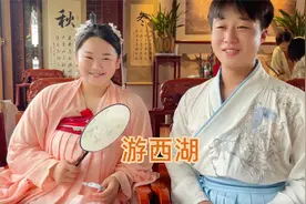 女友出来旅游身体不舒服，小伙沏糖水贴心照顾，爱意满满让人羡慕