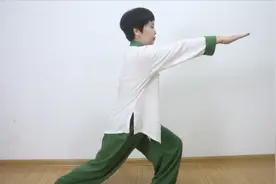 1个动作3分钟，拉伸肝、脾、肾经，下肢血液循环旺盛，身体更健康视频封面