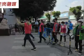 现场情况！布吉壹村东心岭实行整村围合封闭 生活物资供应有保障视频封面